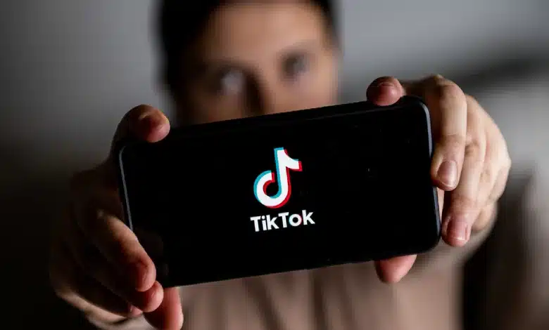 تيك توك عائق رئيسي لنمو ميتا
